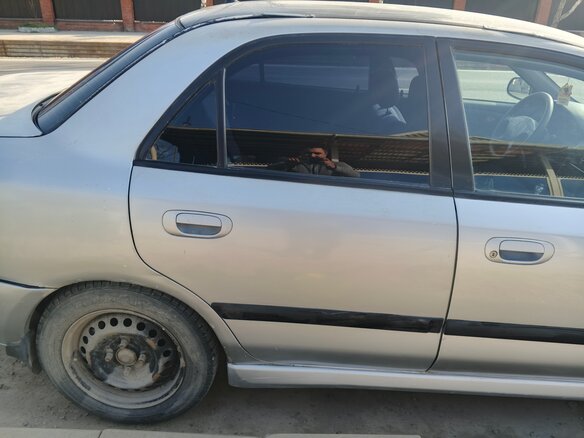2001 Mitsubishi Carisma I Рестайлинг, серебристый, 250000 рублей - вид 25