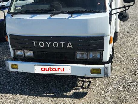 1992 Toyota Dyna, белый, 600000 рублей, вид 1
