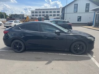2018 Mazda 3 III (BM) Рестайлинг, чёрный, 1500000 рублей, вид 3