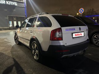 2012 Skoda Octavia Scout II (A5) Рестайлинг, белый, 900000 рублей, вид 4