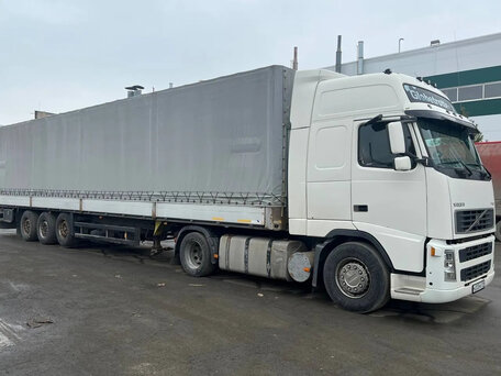 2002 Volvo FH, белый, 3500000 рублей, вид 1