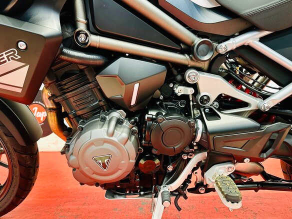 2024 Triumph Tiger 1200, серебристый, 1780000 рублей - вид 14