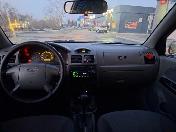 2005 Kia Rio II, бежевый, 150000 рублей - вид 5