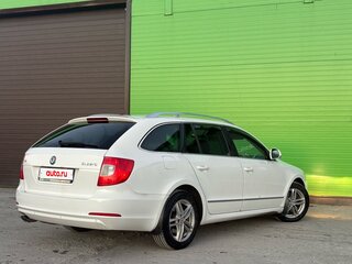 2012 Skoda Superb II, белый, 899999 рублей, вид 3