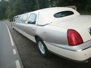 2002 Lincoln Town Car III, чёрный, 1500000 рублей, вид 3
