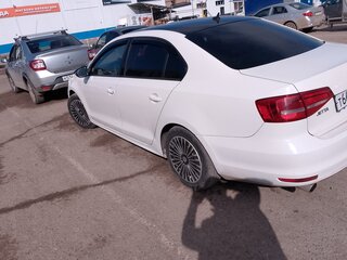 2015 Volkswagen Jetta VI Рестайлинг, белый, 750000 рублей, вид 3