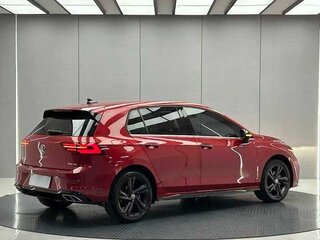 2022 Volkswagen Golf VIII, красный, 1900000 рублей, вид 4