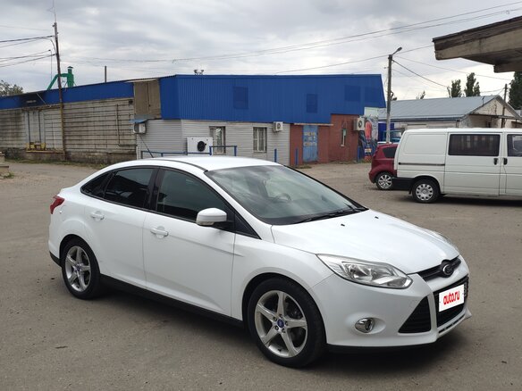 2011 Ford Focus III, белый, 825000 рублей - вид 2
