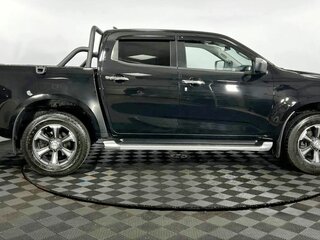 2024 Isuzu D-Max III, чёрный, 3000000 рублей, вид 5