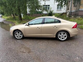 2012 Volvo S60 II, жёлтый, 800000 рублей, вид 3