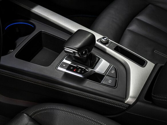 2019 Audi A4 40 TDI V (B9) Рестайлинг, серый, 3299000 рублей - вид 24