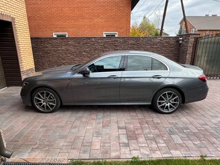 2022 Mercedes-Benz E-Класс 200 V (W213, S213, C238) Рестайлинг, серый, 5699000 рублей, вид 4
