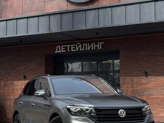 2020 Volkswagen Touareg III, серый, 4800000 рублей, вид 1