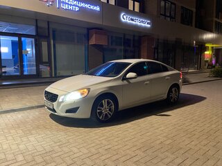 2010 Volvo S60 II, белый, 1000000 рублей, вид 2