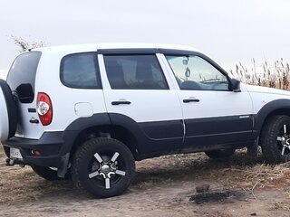 2018 Chevrolet Niva I Рестайлинг, белый, 999999 рублей, вид 4