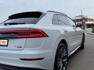 2019 Audi Q8 55 TFSI I (4M), белый, 6200000 рублей, вид 5