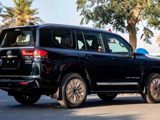 2026 Toyota Land Cruiser 300 Series, чёрный, 14000000 рублей, вид 4