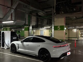 2020 Porsche Taycan Turbo I, белый, 10500000 рублей, вид 1