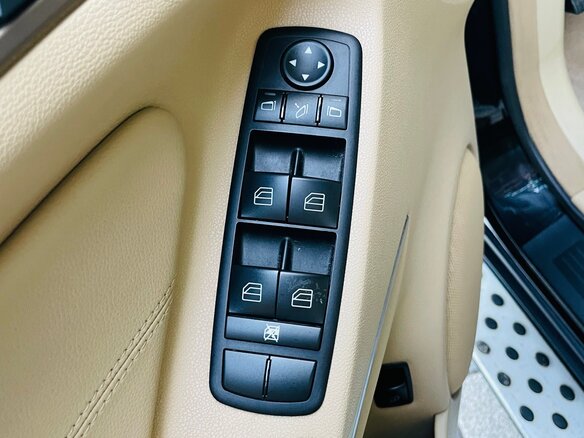 2010 Mercedes-Benz M-Класс 350 II (W164) Рестайлинг, чёрный - вид 25