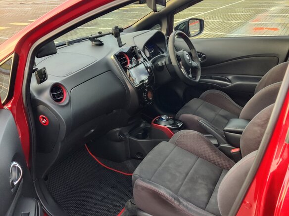 2018 Nissan Note Nismo e-Power II Рестайлинг, красный, 1500000 рублей - вид 16
