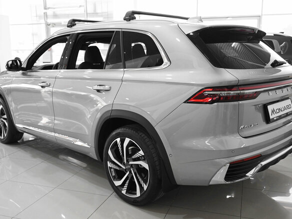 2026 Geely Monjaro I, серебристый, 4954990 рублей - вид 4