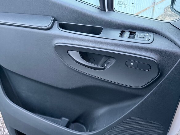 2021 Mercedes-Benz Sprinter, белый, 4000000 рублей - вид 18