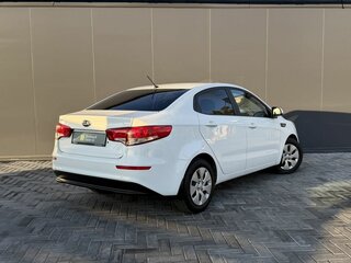 2016 Kia Rio III Рестайлинг, белый, 1125000 рублей, вид 2
