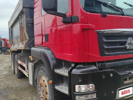 2022 Sinotruk Howo ZZ3327, красный, 3434780 рублей, вид 1