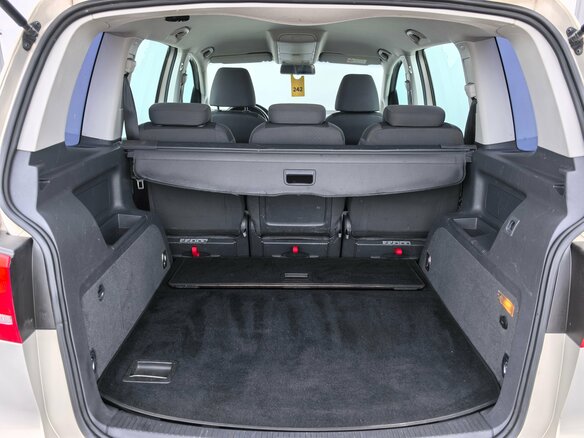 2010 Volkswagen Touran I Рестайлинг 2, серебристый, 600000 рублей - вид 17