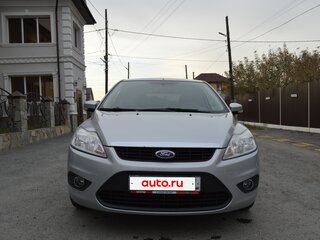 2010 Ford Focus II Рестайлинг, серебристый, 890000 рублей, вид 2