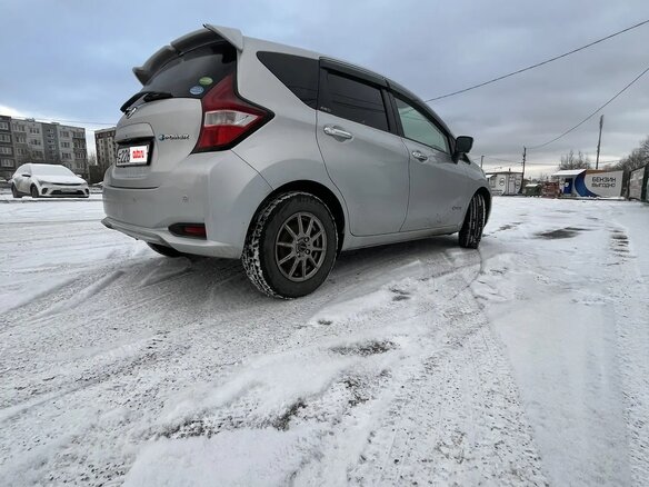 2019 Nissan Note e-Power II Рестайлинг, серый, 1500000 рублей - вид 3