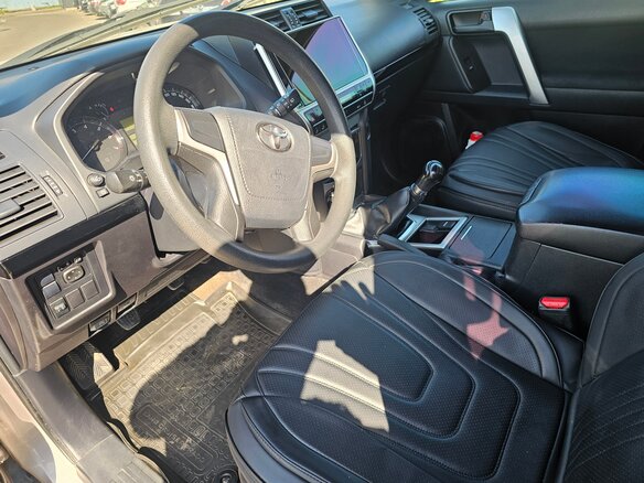 2018 Toyota Land Cruiser Prado 150 Series Рестайлинг 2, коричневый, 3600000 рублей - вид 4