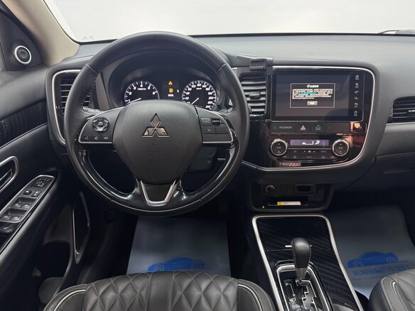 2022 Mitsubishi Outlander III Рестайлинг 3, чёрный, 2140000 рублей - вид 14