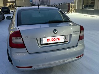 2013 Skoda Octavia II (A5) Рестайлинг, серебристый, 1000000 рублей, вид 5