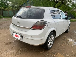 2010 Opel Astra H Рестайлинг, белый, 400000 рублей, вид 3