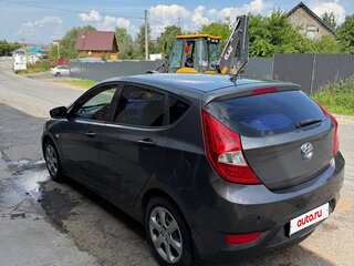 2013 Hyundai Solaris I, серый, 690000 рублей, вид 5