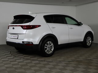 2019 Kia Sportage IV Рестайлинг, белый, 1999990 рублей, вид 5