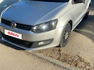 2010 Volkswagen Polo V, серебристый, 675000 рублей, вид 1