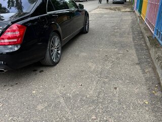 2011 Mercedes-Benz S-Класс 500 Long V (W221) Рестайлинг, чёрный, 1550000 рублей, вид 4