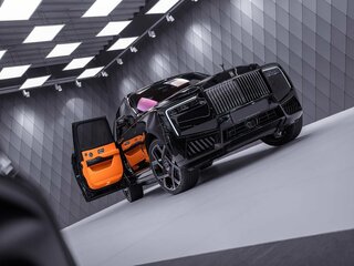 2026 Rolls-Royce Cullinan Black Badge I Рестайлинг (Series II), чёрный, 65000000 рублей, вид 1