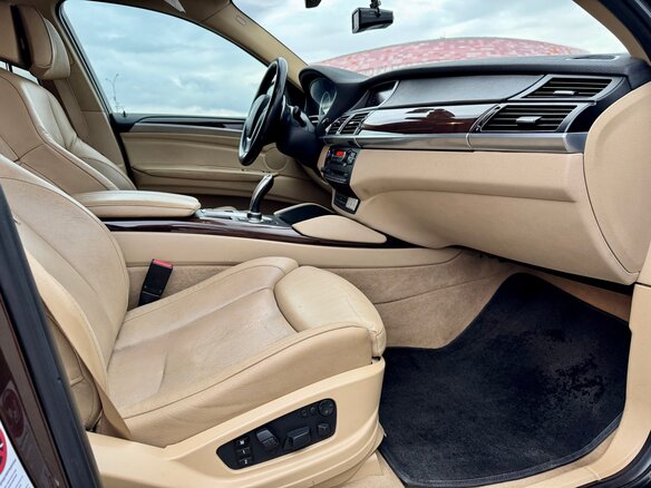 2013 BMW X6 30d I (E71) Рестайлинг, коричневый, 2550000 рублей - вид 6