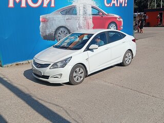 2015 Hyundai Solaris I Рестайлинг, белый, 998000 рублей, вид 1