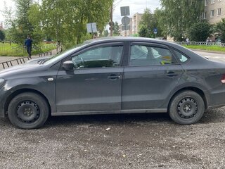 2015 Volkswagen Polo V Рестайлинг, серый, 700000 рублей, вид 3