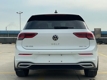 2022 Volkswagen Golf VIII, белый, 2327000 рублей, вид 4