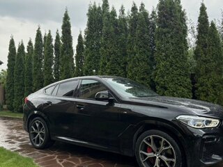 2022 BMW X6 40i III (G06), чёрный, 8000000 рублей, вид 4