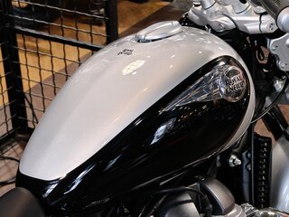 2026 Royal Enfield Super Meteor, серебристый, 773000 рублей, вид 3