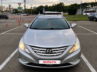 2010 Hyundai Sonata VI (YF), серый, 650000 рублей, вид 1