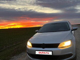 2013 Volkswagen Jetta VI, серебристый, 1000000 рублей, вид 2