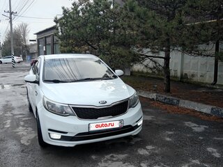 2015 Kia Rio 6-speed III, белый, 1070000 рублей, вид 2