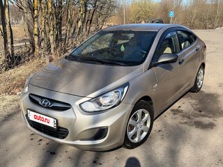 2013 Hyundai Solaris I, бежевый, 650000 рублей, вид 2